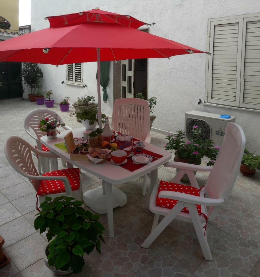 Appartamento Mary Oliena Exterior foto